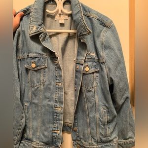 Denim jacket with pocket embroidery